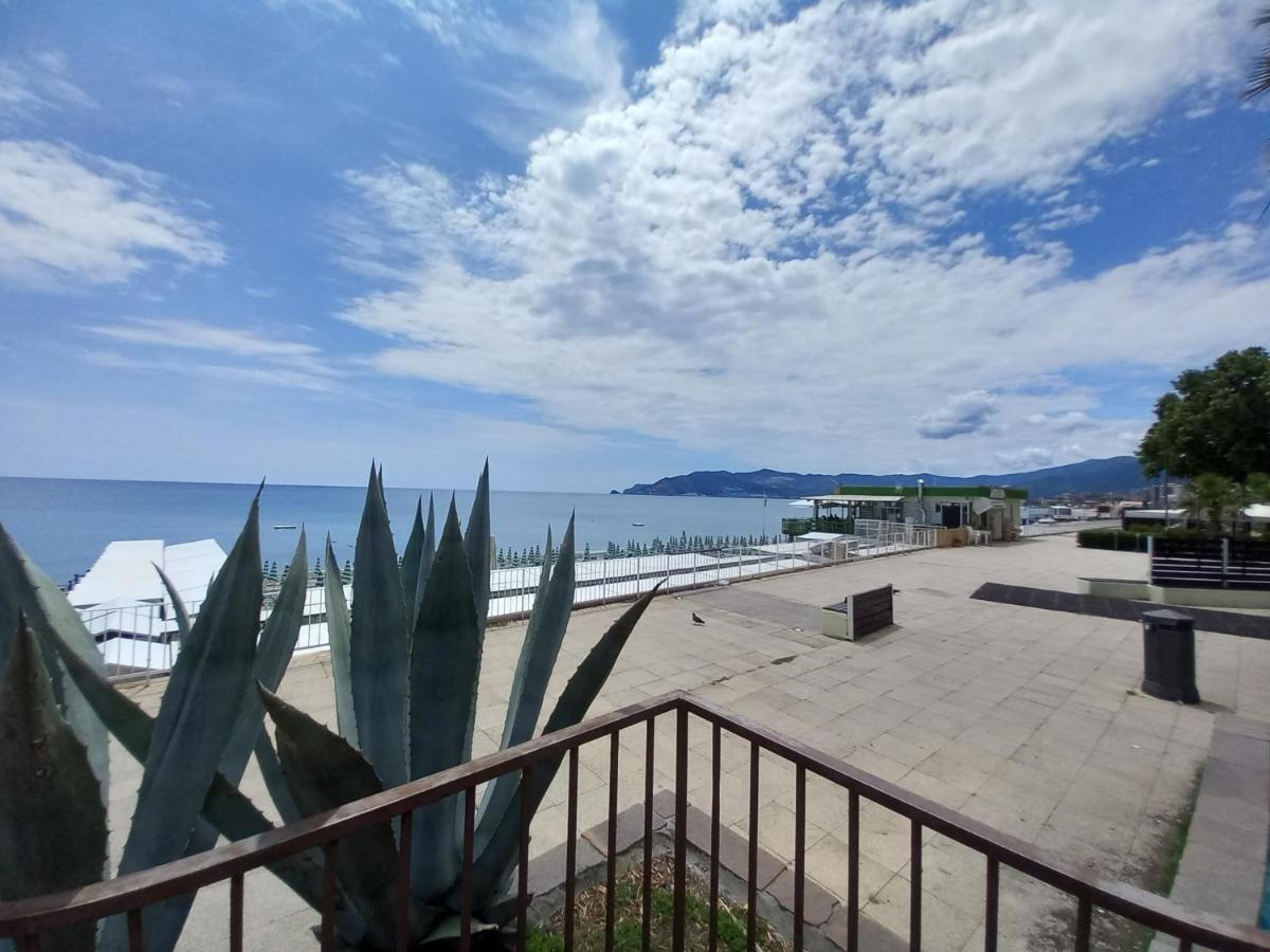 Sweet Sea View Leilighet Savona Eksteriør bilde